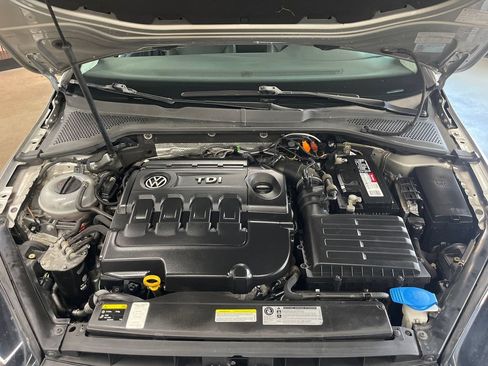 Used 2015 Volkswagen Golf TDI S FWD image 52