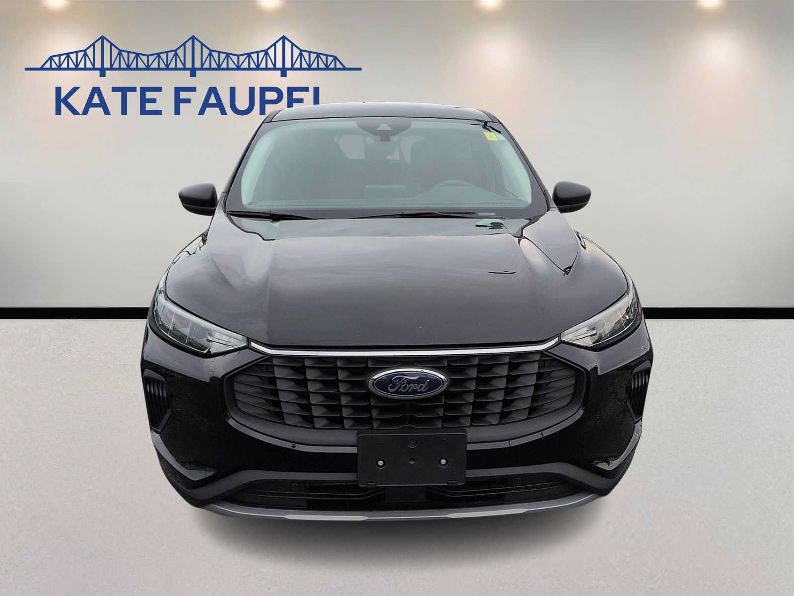 Used 2025 Ford Escape Active AWD/4WD image 2