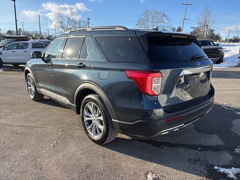 Used 2024 Ford Explorer XLT w/ Equipment Group 202A image 5