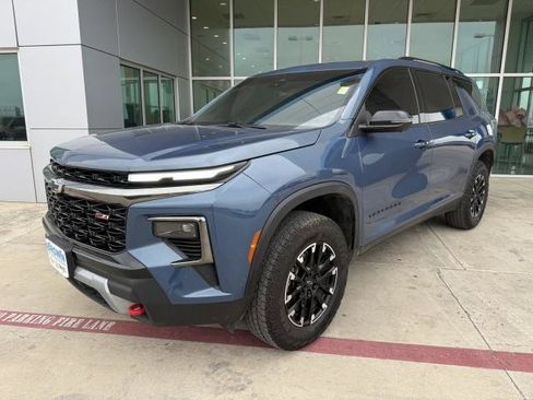 Used 2025 Chevrolet Traverse Z71 w/ Enhanced Driving Package AWD/4WD image 5