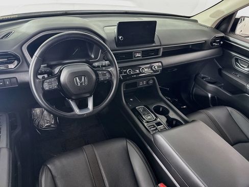 Used 2025 Honda Pilot EX-L image 18
