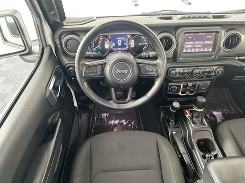 Used 2023 Jeep Wrangler Unlimited w/ Cold Weather Group AWD/4WD image 10