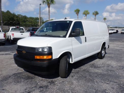 Used 2021 Chevrolet Express 2500 image 16