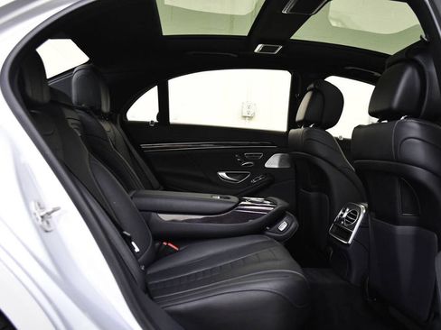 Used 2018 Mercedes-Benz S 560 4MATIC Sedan image 17