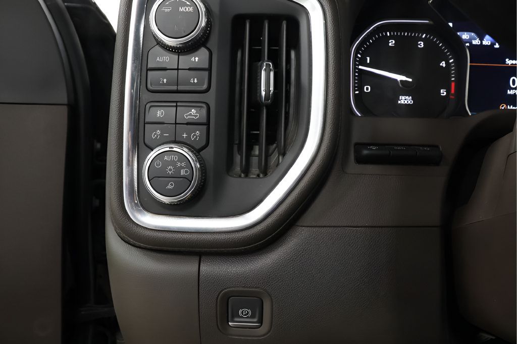 Used 2023 GMC Sierra 3500 Denali w/ Denali Ultimate Package AWD/4WD image 20