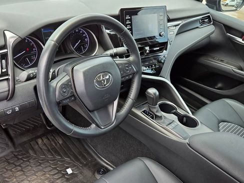 Used 2024 Toyota Camry SE w/ Convenience Package FWD image 9