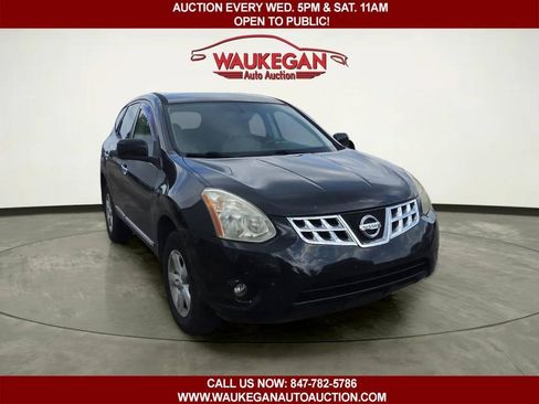 Used 2013 Nissan Rogue S w/ Special Edition Pkg FWD image 2