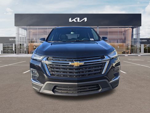Used 2023 Chevrolet Traverse LT image 7