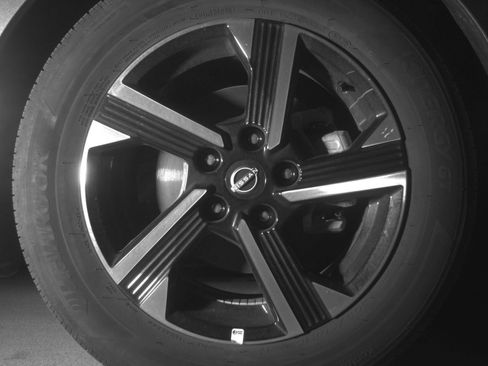 Used 2025 Nissan Sentra SV FWD image 16