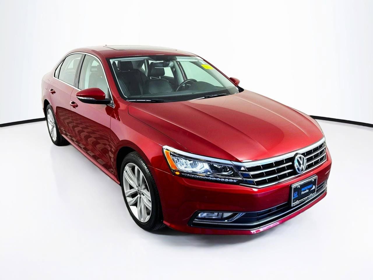 Used 2018 Volkswagen Passat 2.0T SE FWD image 11