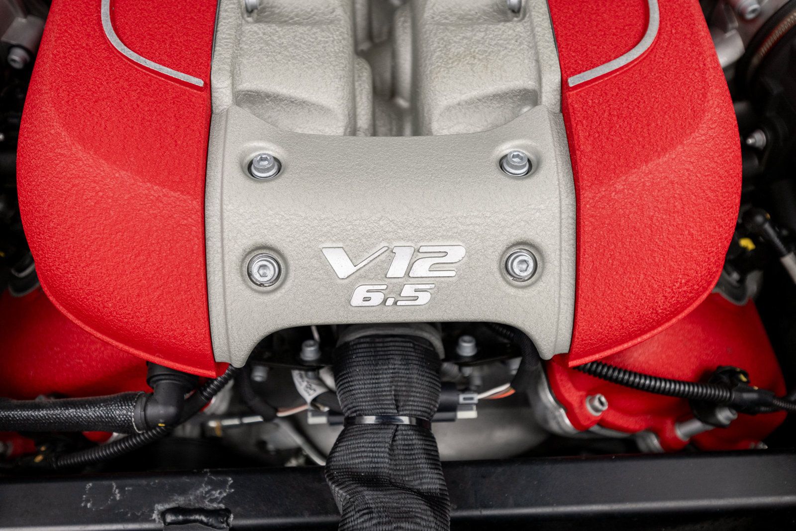 Used 2020 Ferrari 812 Superfast RWD image 47
