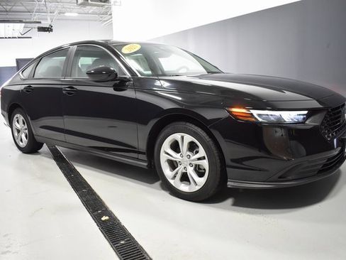 Used 2025 Honda Accord LX image 7