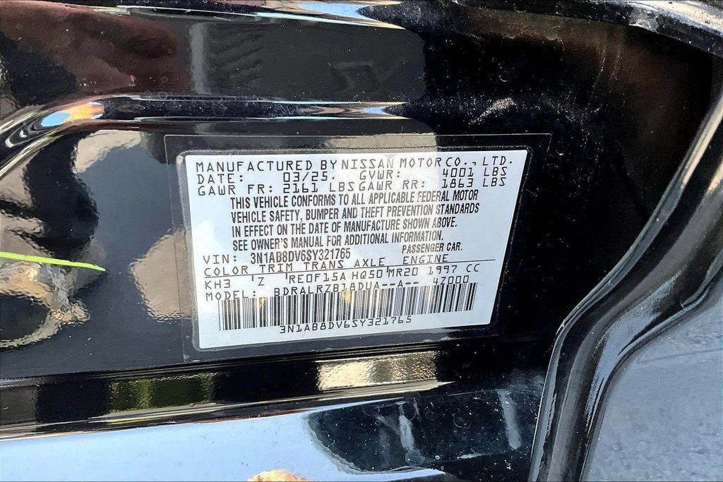 Used 2025 Nissan Sentra SR FWD image 15