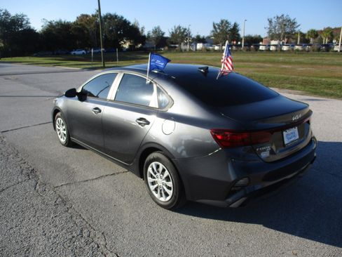 Used 2023 Kia Forte LX image 5