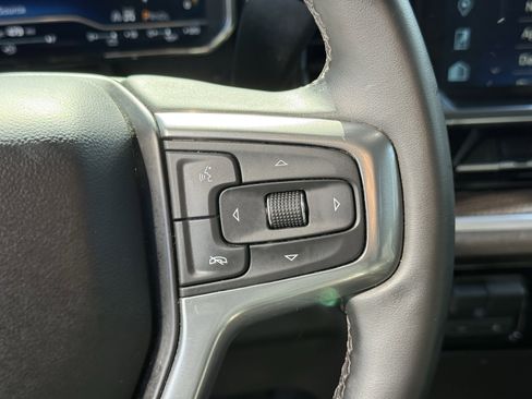 Used 2025 Chevrolet Silverado 2500 LT w/ Convenience Package image 17