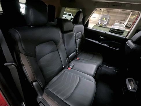 Used 2024 Nissan Pathfinder Platinum w/ Cargo Package image 26