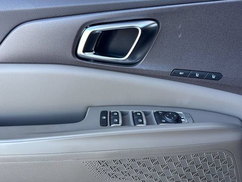 New 2026 Kia Carnival EX FWD image 11
