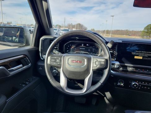 Used 2022 GMC Sierra 1500 Elevation image 13