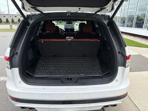 Used 2025 Lincoln Aviator Reserve w/ Equipment Group 201A AWD/4WD image 19