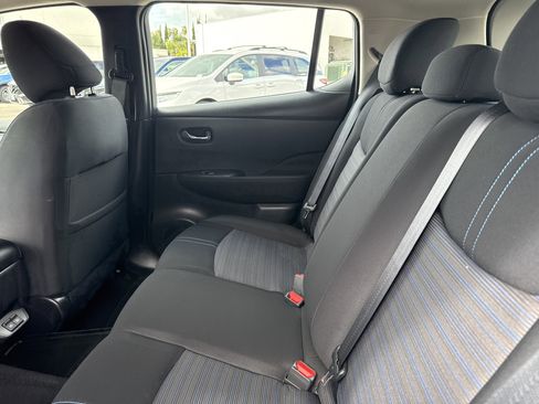 Used 2023 Nissan Leaf S image 13