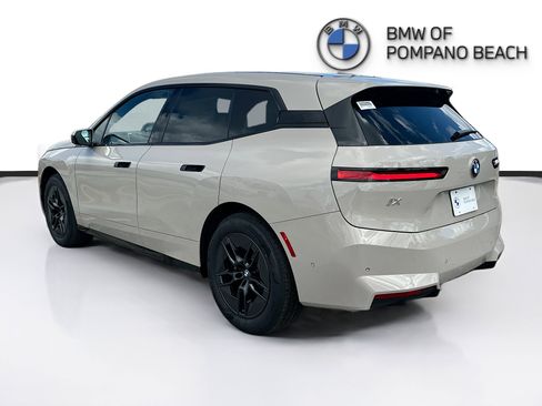 New 2026 BMW iX xDrive60 image 4