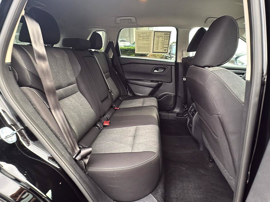 Certified 2025 Nissan Rogue SV FWD image 23