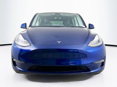 Used 2022 Tesla Model Y Long Range AWD/4WD image 2