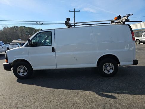 Used 2017 Chevrolet Express 2500 image 6
