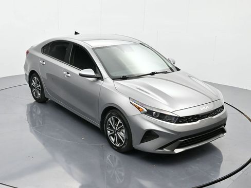 Used 2023 Kia Forte LXS image 27