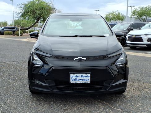 Used 2022 Chevrolet Bolt LT FWD image 2