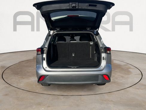 Used 2022 Toyota Highlander L image 8