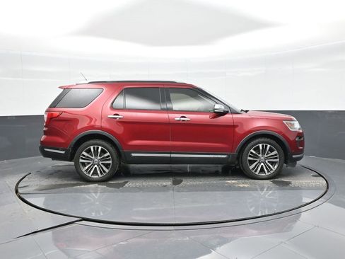 Used 2018 Ford Explorer Platinum image 16
