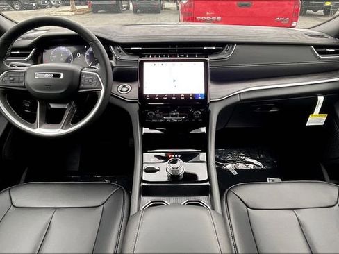 New 2025 Jeep Grand Cherokee L Limited w/ Black Appearance Package image 6