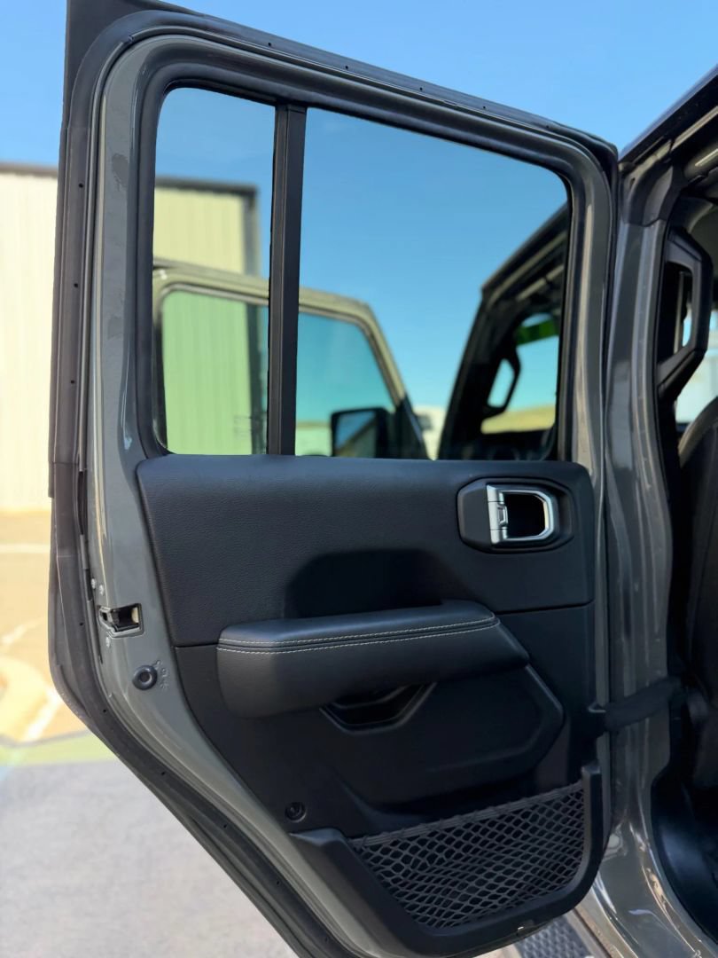 Used 2023 Jeep Wrangler Unlimited Sahara w/ Cold Weather Group AWD/4WD image 27