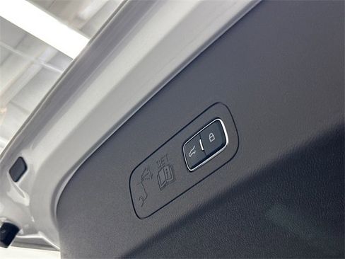 Used 2022 Lincoln Aviator AWD image 9