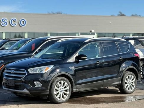 Used 2017 Ford Escape Titanium image 29