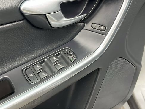 Used 2014 Volvo XC60 T6 image 24