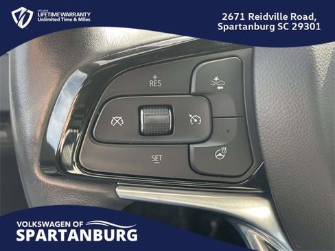 Used 2024 Buick Enclave Essence image 21