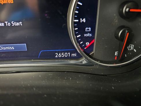 Used 2023 Chevrolet Traverse Premier image 32