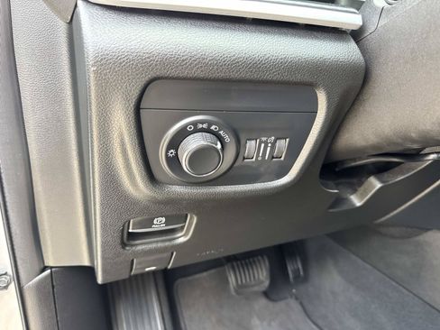 Used 2024 Jeep Grand Cherokee Altitude RWD image 20