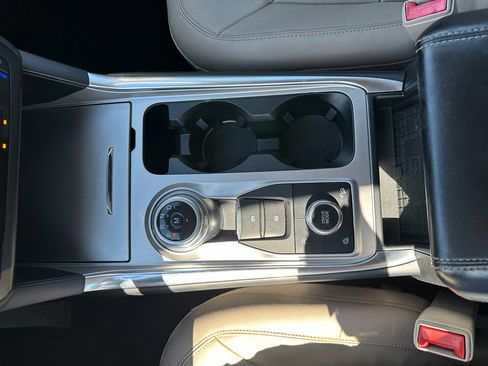 Used 2020 Ford Explorer Limited image 18