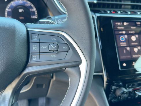 New 2025 Jeep Grand Cherokee L Laredo w/ Luxury Tech Group I image 28