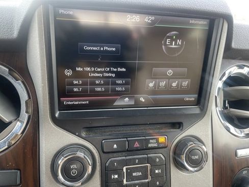 Used 2016 Ford F250 Lariat w/ Lariat Interior Package image 37