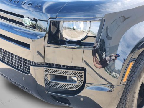 Certified 2025 Land Rover Defender 130 X-Dynamic SE AWD/4WD image 9