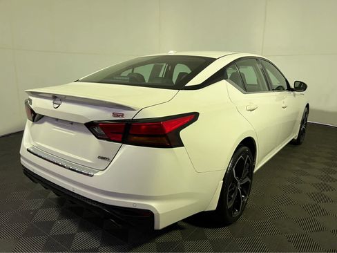 Certified 2023 Nissan Altima 2.5 SR w/ SR Premium Package AWD/4WD image 7