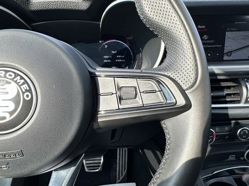 Used 2024 Alfa Romeo Stelvio Ti image 15