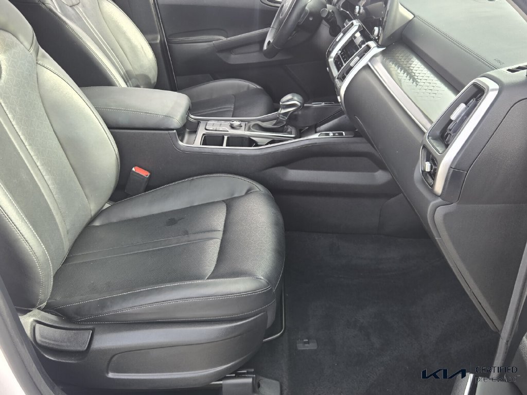 Certified 2022 Kia Sorento S FWD image 17