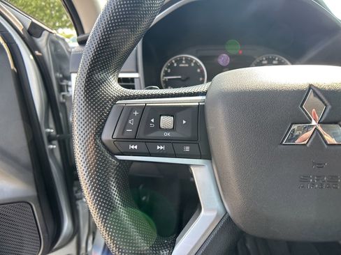 Used 2025 Mitsubishi Outlander ES image 15