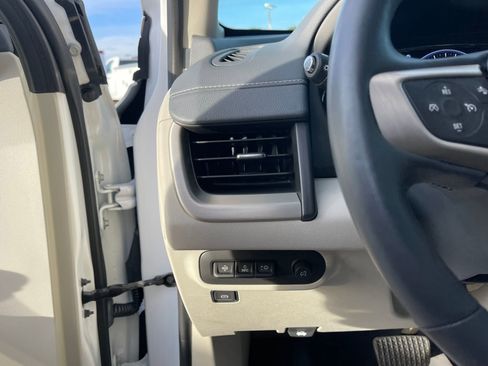 Used 2024 GMC Terrain Denali w/ Denali Premium Package image 17