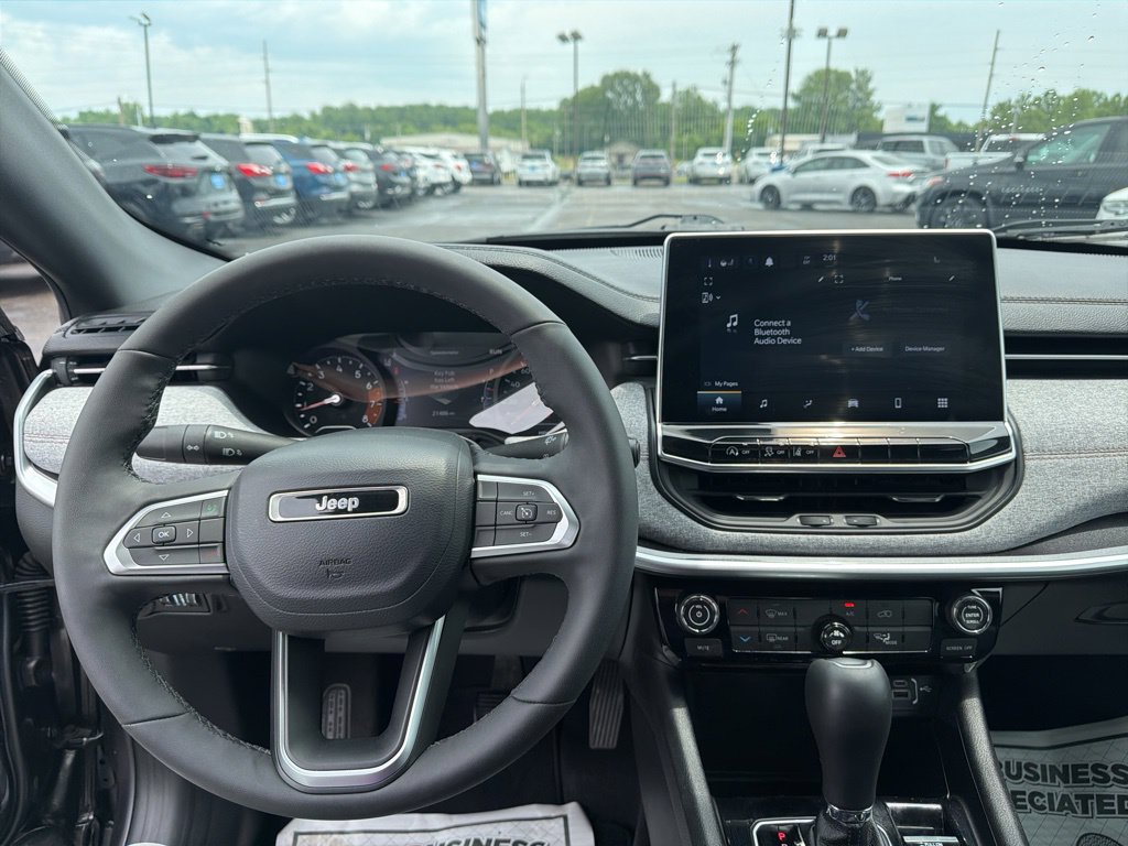 Used 2023 Jeep Compass Latitude AWD/4WD image 20